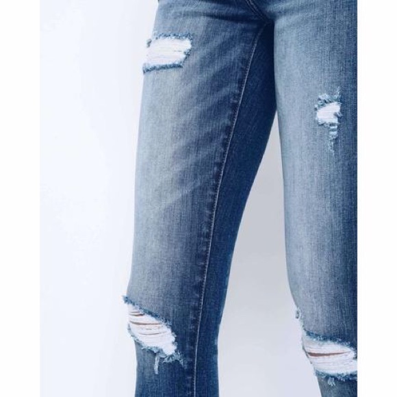 WHOLESALE - Distressed Jeans - Picture 6 of 8